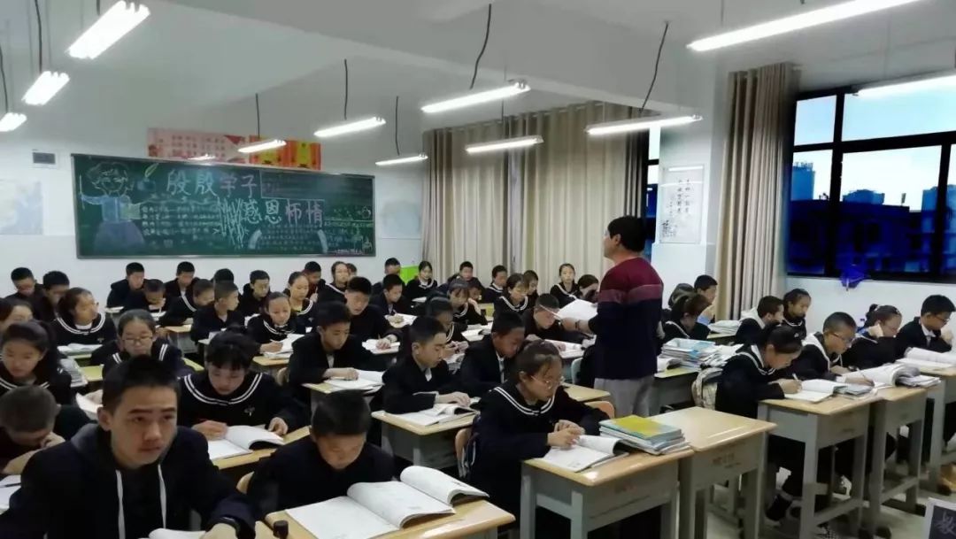 早读风波中学生作文，有关早读风波800字记叙文