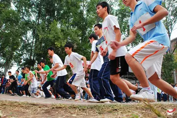 大学生运动会领导发言稿致辞范例（大学生校园运动会讲话稿范文）