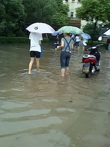 2022学校汛期洪涝灾害应急预案范例（学校暴雨天气防汛应急预案范本）