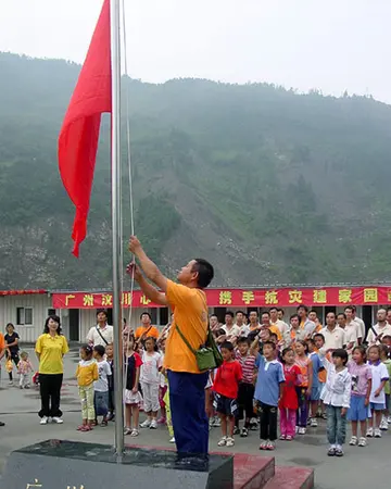 2022学校升旗仪式流程活动方案模板（校园升国旗奏国歌仪式策划方案范本）