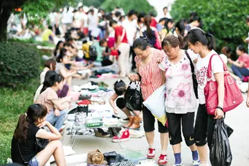 2022大学生跳蚤市场摆摊体验策划书范文（校园跳蚤市场创意活动策划案范例）