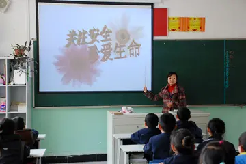 2022小学生“珍爱生命，预防溺水”主题班会教案及目的（珍爱生命主题班会方案范例）