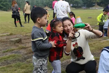 2022亲近大自然幼儿园秋游主题活动方案模板（幼儿园秋游主题活动方案范例）