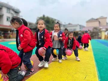 2022幼儿园拍篮球活动课程教案设计模板（幼儿园大班学生篮球课教学方案范本）