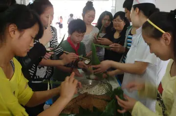 关于小学生端午节学包粽子的作文（分享10篇我学会了包粽子的端午节作文）