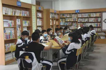 2022小学生读书伴我成长活动总结范文（小学读书教育建设宣传工作总结范例）