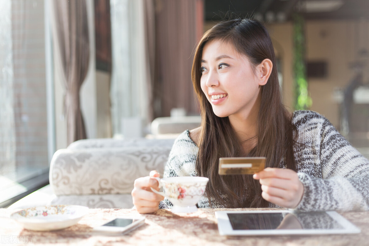 适合女人的人生格言赏析（女人不必太美，只要有人深爱）