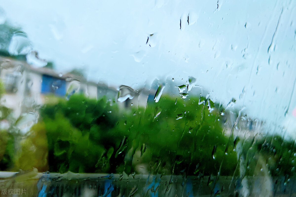 赞美夏日雨天的古诗词6首，亮丽活泼的夏日雨后诗作