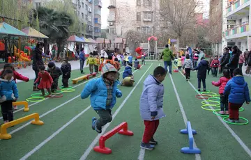 2022幼儿园小朋友体育锻炼活动教案范例（培养运动兴趣幼儿园孩子体育教案模板）