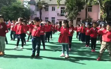 2022中班培养幼儿兴趣体育活动教案模板（中班孩子参加体育锻炼教育教案范本）