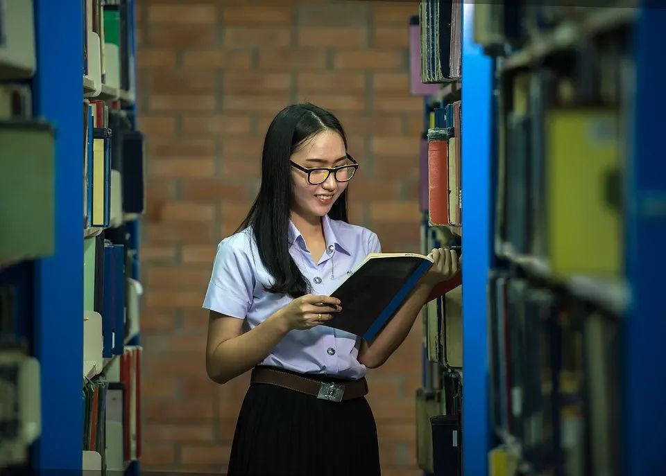 关于同学聚会短句精辟推荐（珍惜同学情，来日好相聚）