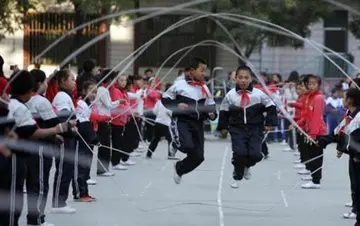 2022学校开展学习跳绳体育活动策划书范文（校园组织全校性跳绳比赛策划案范例）