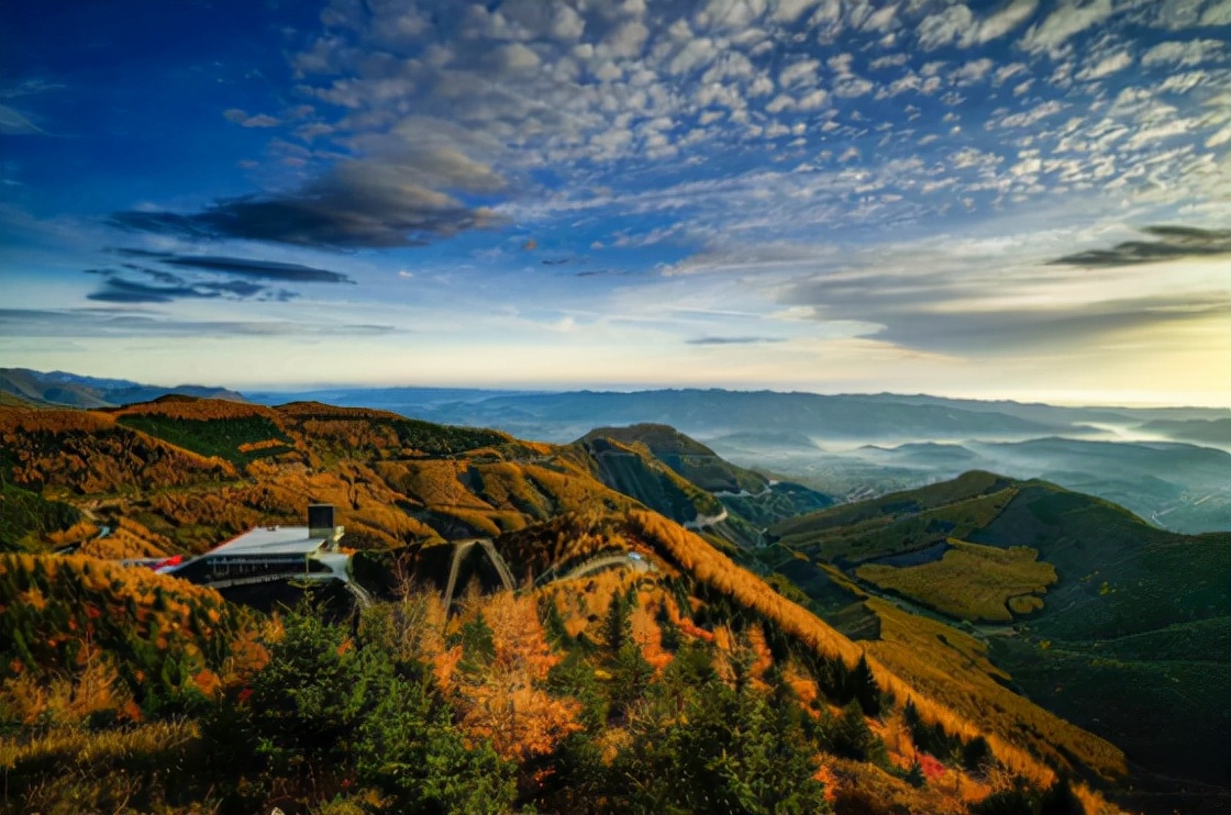 形容登山后心情的诗句（登高望远，回首山河与故乡）