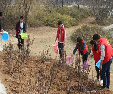 2022大学生社团创意植树节活动方案范本（益起来种树大学植树节策划方案模板）