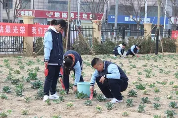 2022勃勃生机中学生植树节活动方案模板（绿色理想中学植树节宣传策划方案范例）