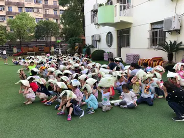 2022幼儿园小班防地震安全教育教案模板（小班地震逃生安全疏散演习教案范本）