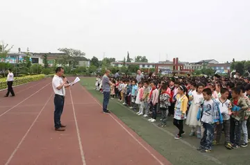 2022安全童行幼儿园地震避险演练方案模板（幼儿园防震减灾应急疏散活动方案范本）