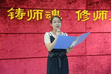 2022师德师风演讲稿简短（精选10篇感人师德师风演讲稿 ）