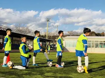 2022撬动绿茵梦学生足球主题活动方案范本（润德健体校园青少年足球策划方案模板）
