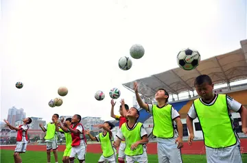 2022撬动绿茵梦学生足球主题活动方案范本（润德健体校园青少年足球策划方案模板）