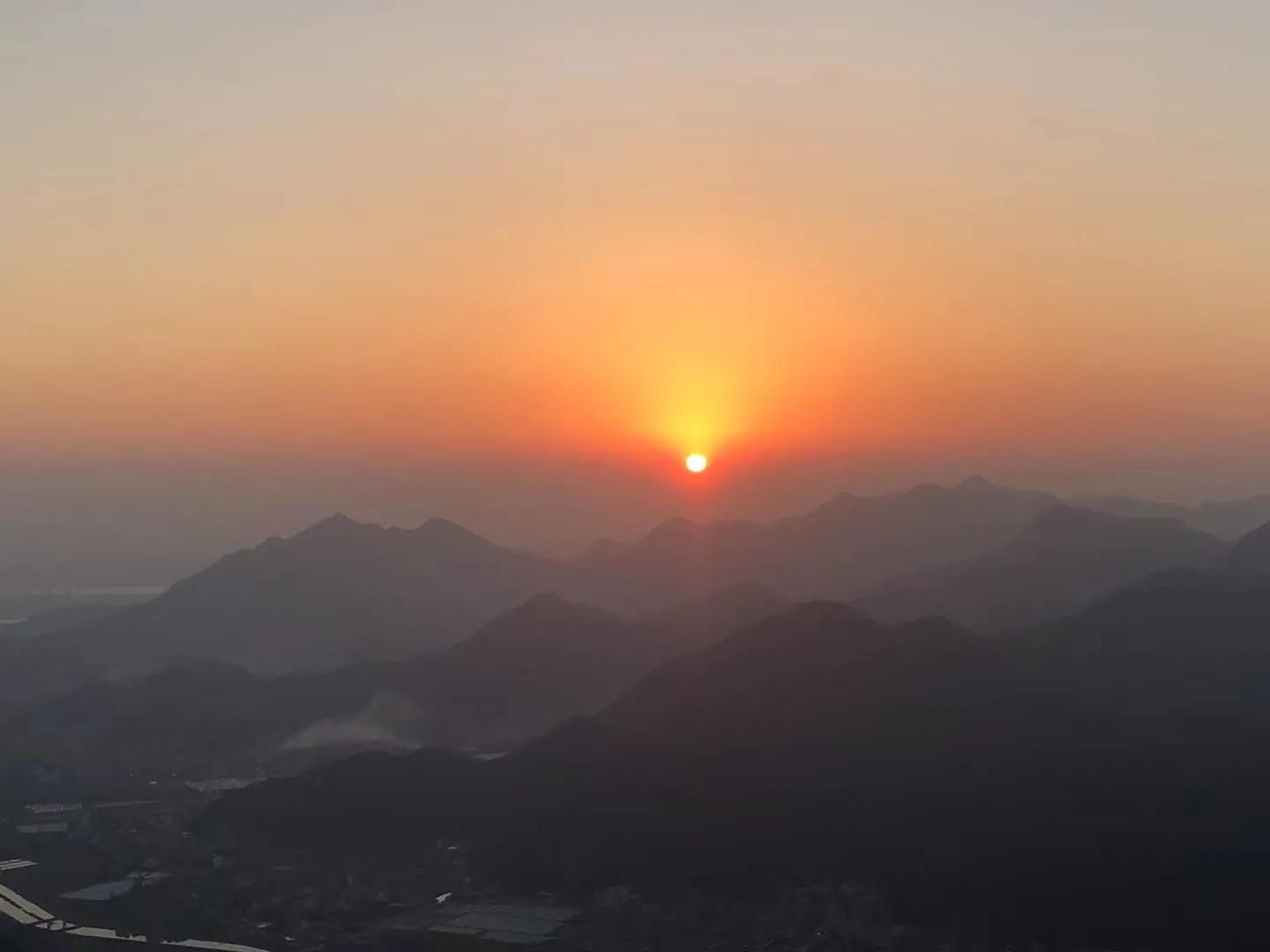 赞美夕阳日落晚霞的文案（干净治愈的励志语录）