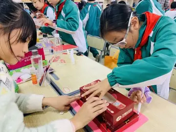 2022幼儿园手工制作美工课活动教案模板（制造快乐儿童手工活动教学教案范本）