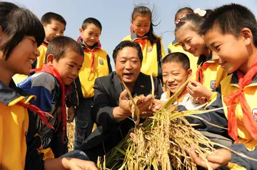 2022爱惜粮食节约粮食主题活动倡议书范文（节约粮食避免浪费宣传教育倡议书范例）