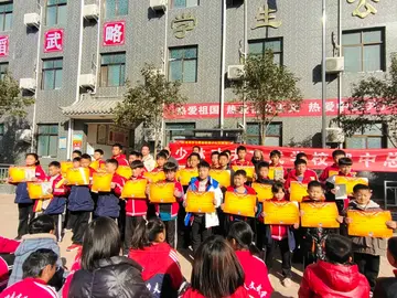 2022凝青年精神五四表彰会活动策划书范文（聚青年力量五四节表彰大会策划案范例）