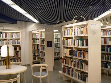 2022图书馆开展读书月主题活动策划书范文（提倡人人读书图书馆主题日策划案范例）