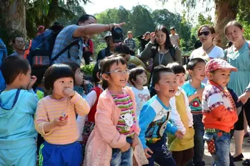 2022拥抱自然幼儿园春游野餐活动方案范本（感受生活幼儿园春游社会实践方案模板）