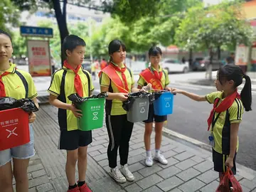 2022抓环境小学生垃圾分类活动方案范本（传理念小学生垃圾分类倡议方案模板）