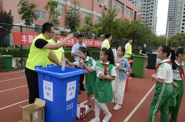 2022抓环境小学生垃圾分类活动方案范本（传理念小学生垃圾分类倡议方案模板）