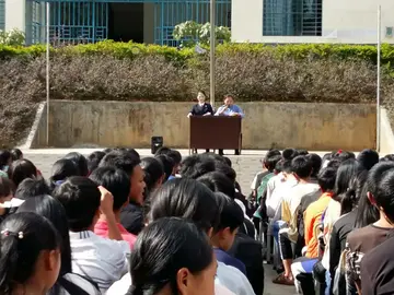 2022学法辨是非中学***教育发言稿模板（用法护平安中学***宣传讲话稿范例）