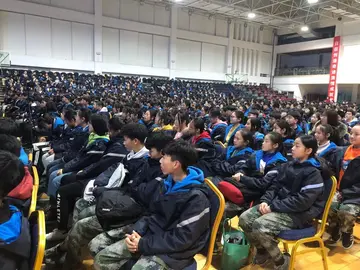 2022学法辨是非中学***教育发言稿模板（用法护平安中学***宣传讲话稿范例）