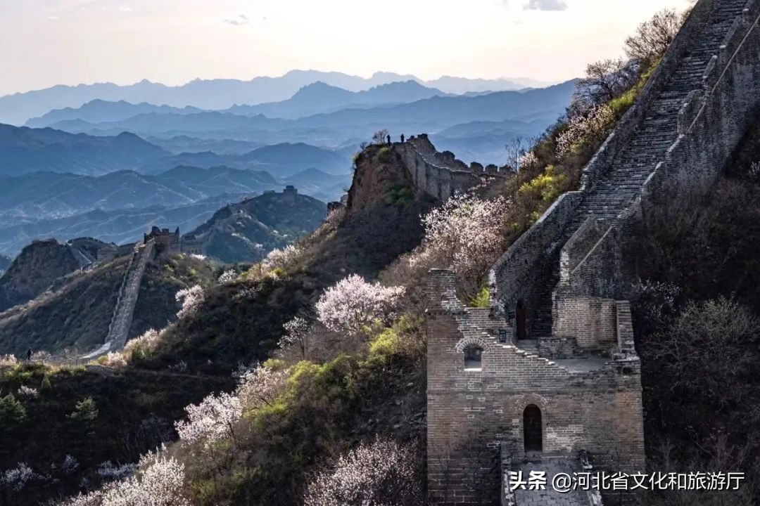 赞美长城美丽风景短句（夸张长城的优美句子分享）