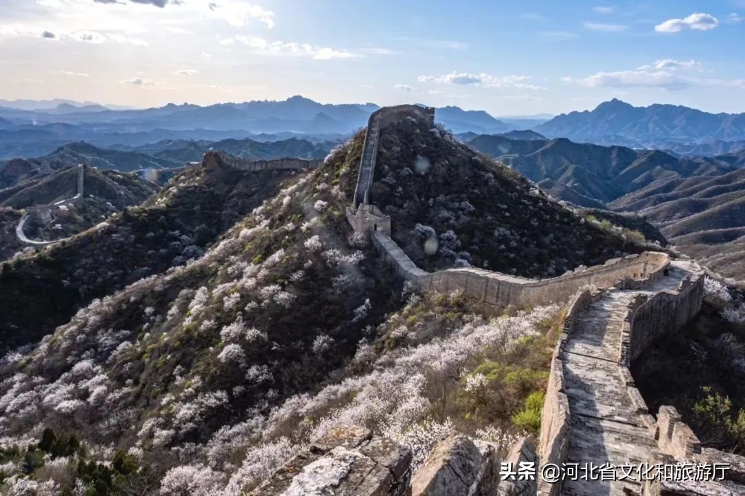 赞美长城美丽风景短句（夸张长城的优美句子分享）