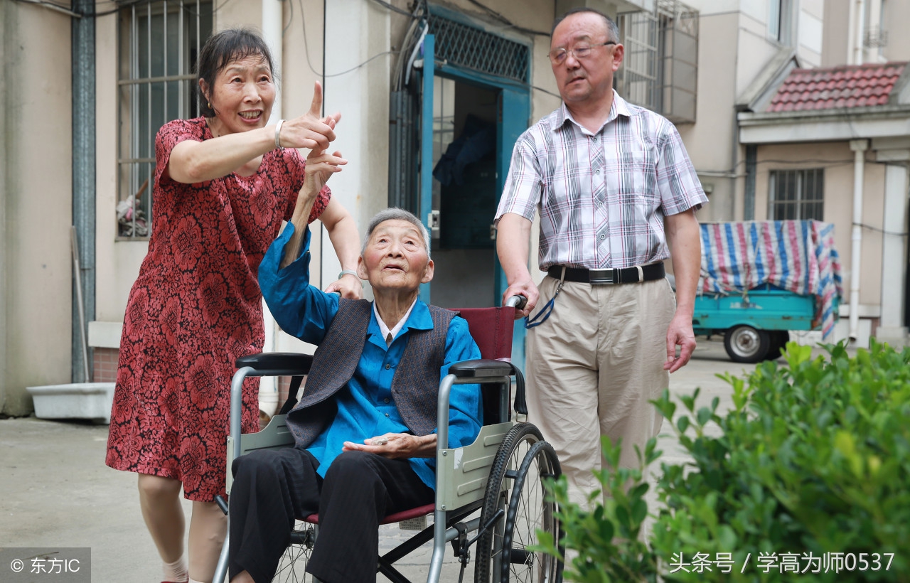 有关夸奖孝子的句子推荐（赞美孝子的短语）