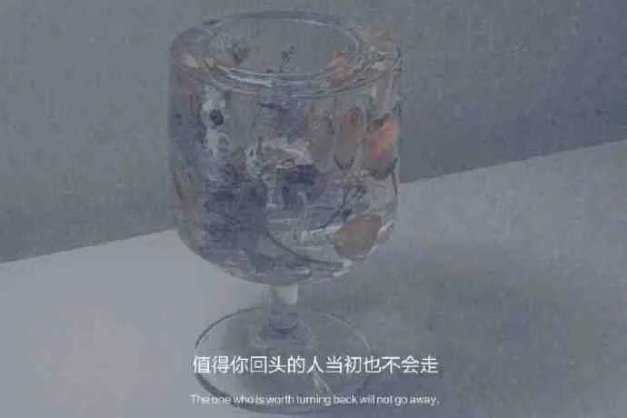 高级且内涵的句子（无人问津的港口总是开满鲜花）