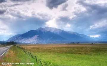 有关以风景为主题的作文（乐于助人是一道美丽的风景）