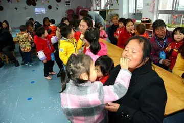 2022跪乳之恩幼儿园感恩节教育方案范文（反哺之义幼儿园感恩节宣传方案范例）