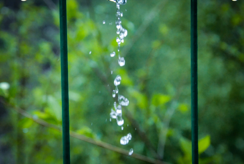 那些夏天下大雨的诗词句（描写夏天大雨的诗句）