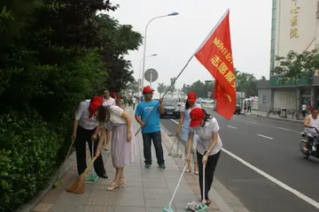 2022倡导奉献社会公益活动策划方案模板（全民慈善社会公益行动实施方案范本）