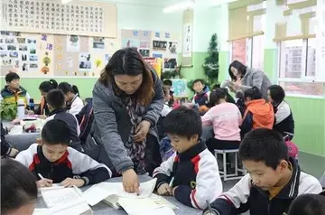 2022促进全心全意小学课后服务安排方案范本（弘扬正面能量小学课后服务实施方案模板）