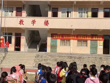 2022点燃生活热情新生开学季策划方案范本（催生学习动力学生开学季活动方案模板）