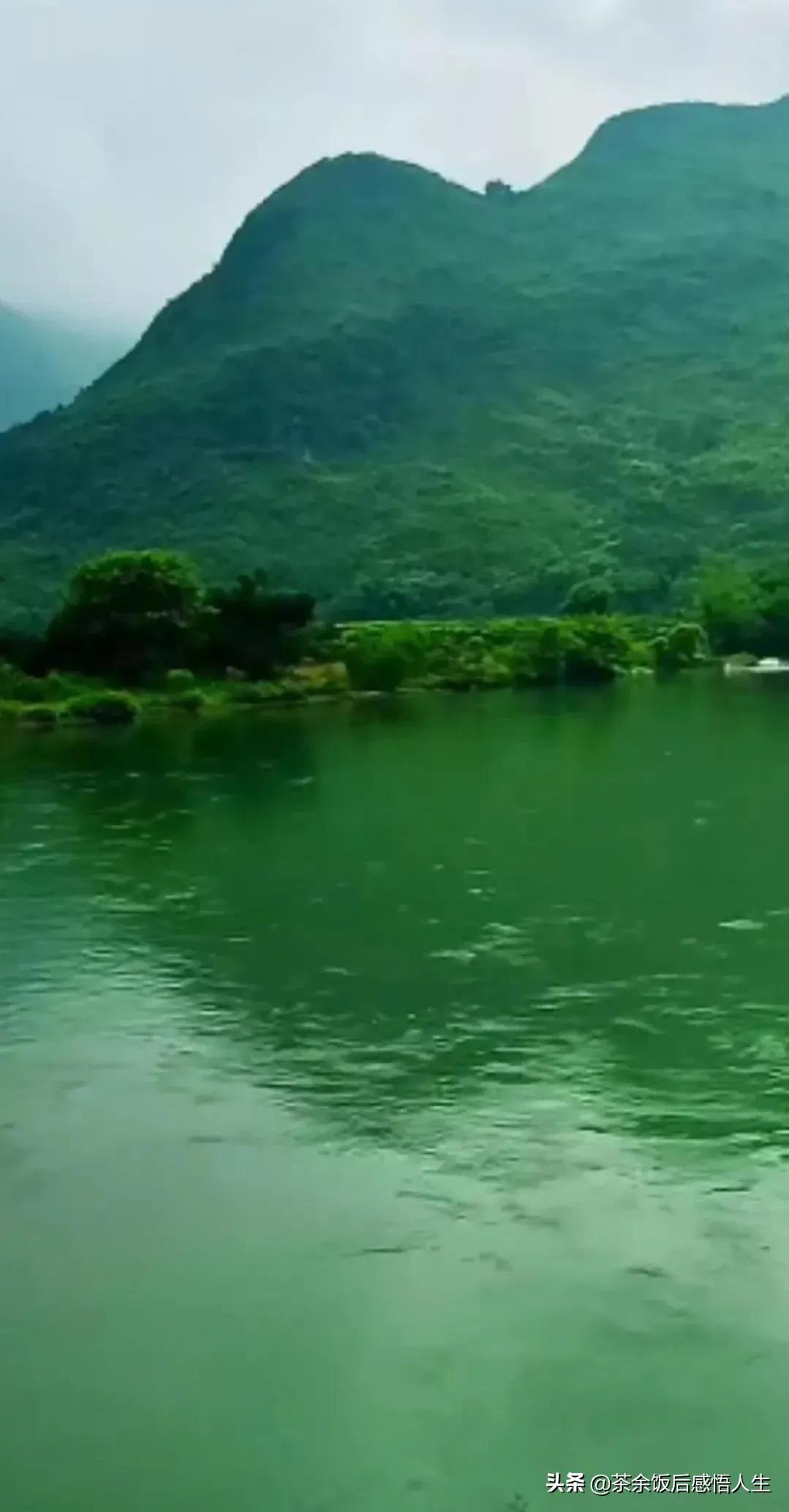 赞美山水风光的句子（青山绿水，山有山的明净）