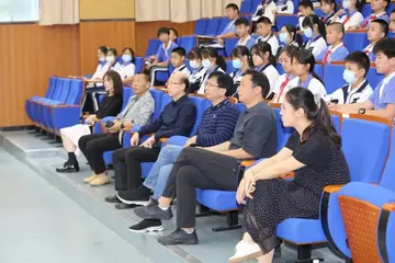 2022迎新学期中学开学第一课主题教案范文（过新生活中学开学第一课班会教案范例）