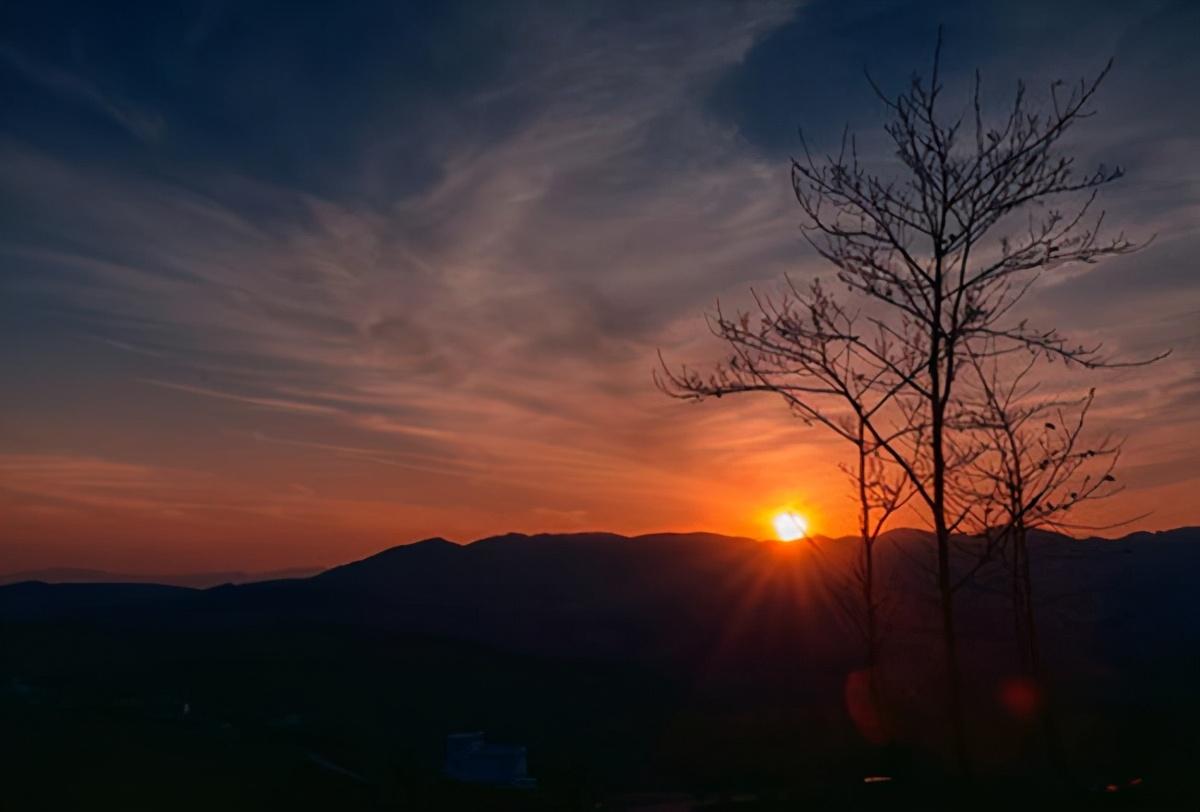 形容落日晚霞的诗句鉴赏（绝美夕阳诗词）