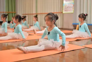 2022提高节奏感幼儿舞蹈课程教学教案范文（灵活的形体儿童舞蹈课程活动教案范例）