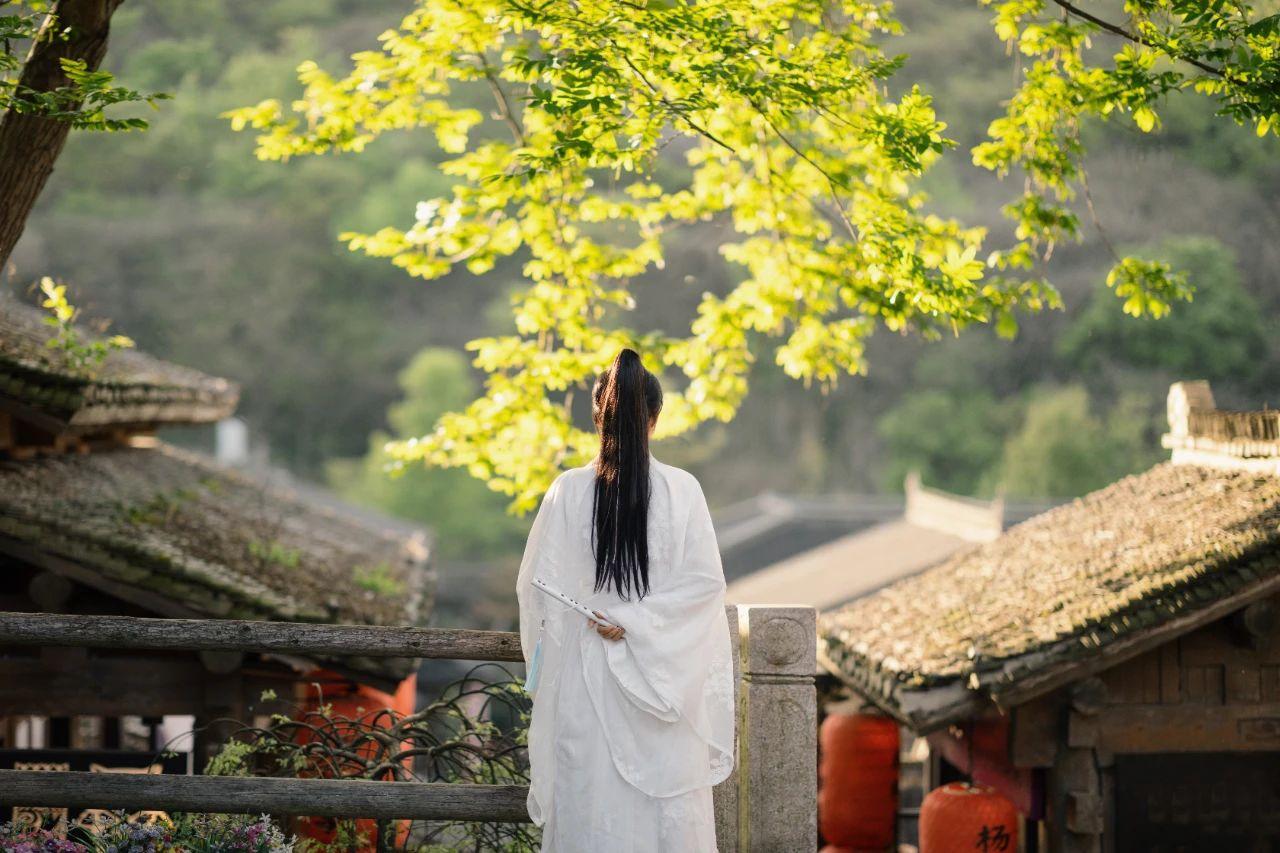 特别暖心的诗词诗句（那些温馨的诗词佳句）