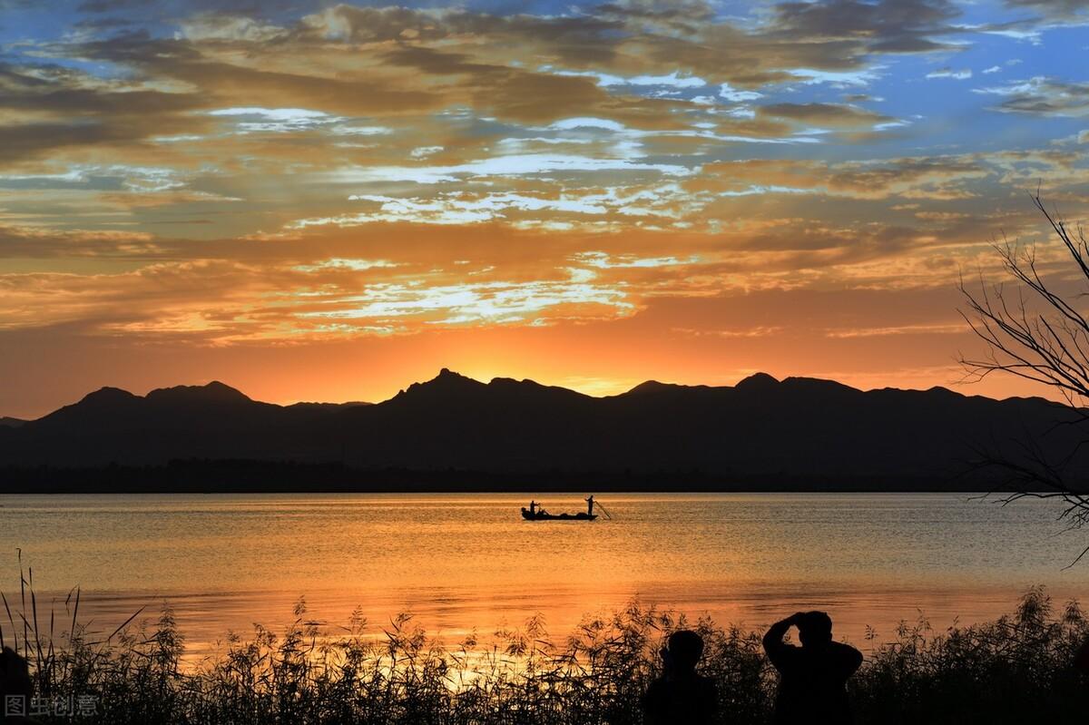 夕阳西下，金碧辉煌（适合傍晚落日的朋友圈文案句子）